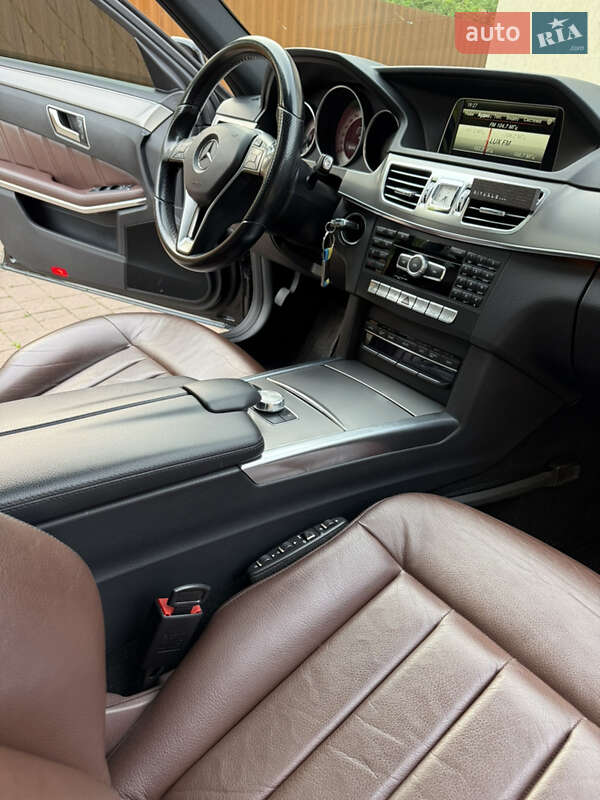 Седан Mercedes-Benz E-Class 2013 в Львове
