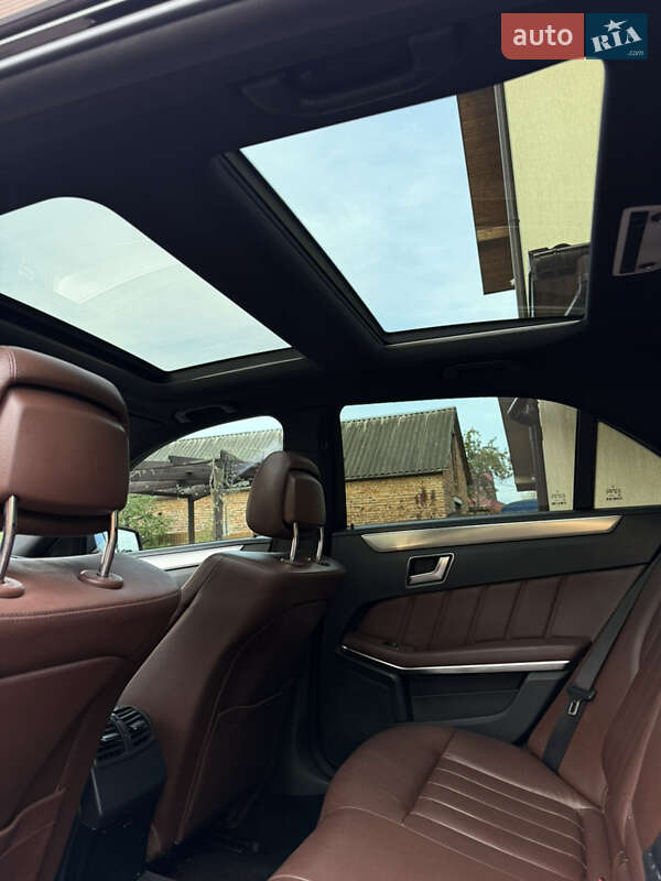 Седан Mercedes-Benz E-Class 2013 в Львове
