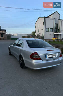 Седан Mercedes-Benz E-Class 2008 в 
