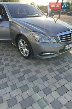 Седан Mercedes-Benz E-Class 2011 в 