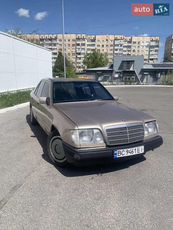 Седан Mercedes-Benz E-Class 1987 в Львові
