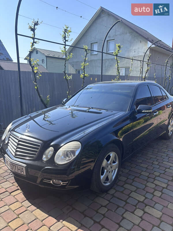 Седан Mercedes-Benz E-Class 2007 в 