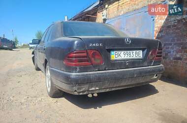 Седан Mercedes-Benz E-Class 1998 в Ровно