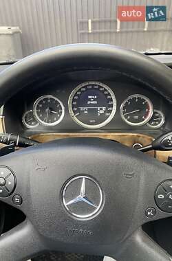Седан Mercedes-Benz E-Class 2010 в 
