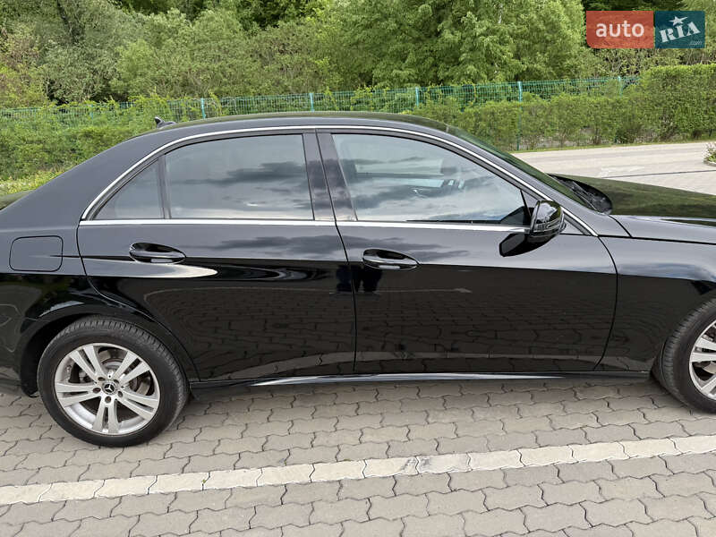 Седан Mercedes-Benz E-Class 2015 в Иршаве