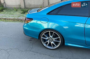 Купе Mercedes-Benz E-Class 2015 в 