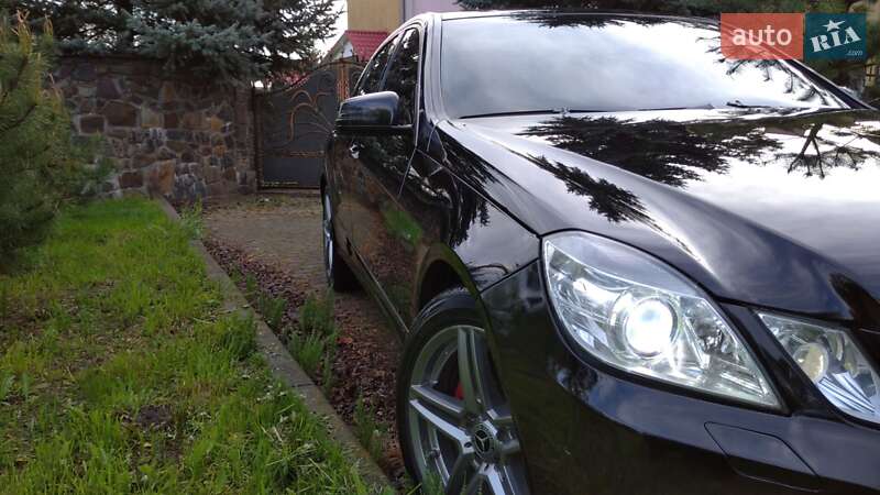 Седан Mercedes-Benz E-Class 2011 в Бродах