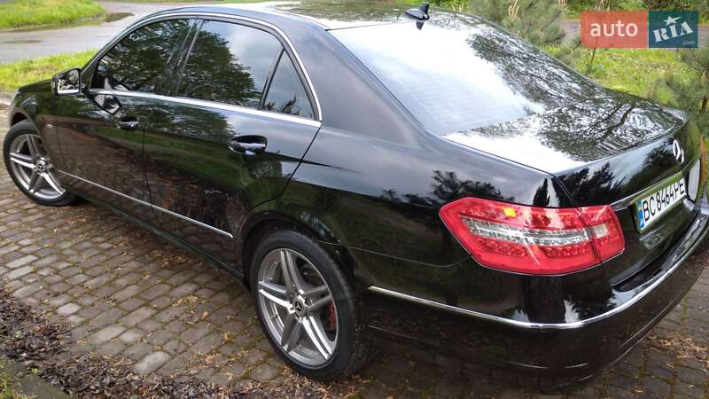 Седан Mercedes-Benz E-Class 2011 в Бродах
