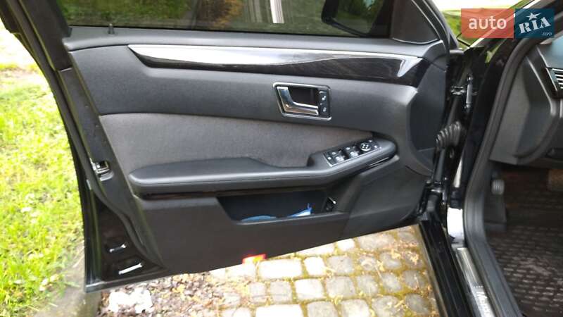 Седан Mercedes-Benz E-Class 2011 в Бродах