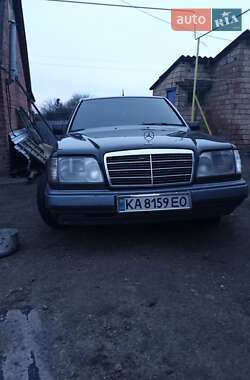 Седан Mercedes-Benz E-Class 1992 в Киеве