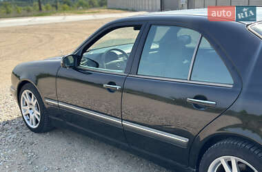Седан Mercedes-Benz E-Class 2002 в 