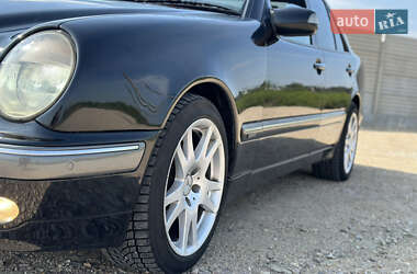 Седан Mercedes-Benz E-Class 2002 в 