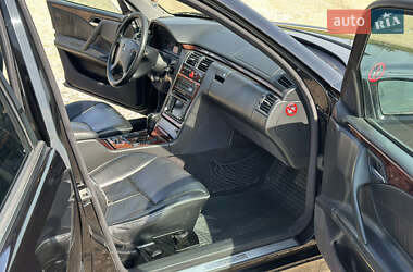 Седан Mercedes-Benz E-Class 2002 в 