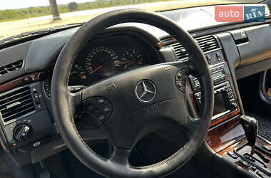 Седан Mercedes-Benz E-Class 2002 в 