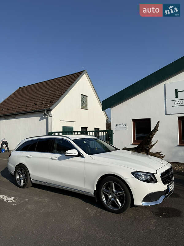 Універсал Mercedes-Benz E-Class 2017 в Чернівцях