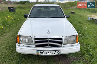 Седан Mercedes-Benz E-Class 1986 в Любомле