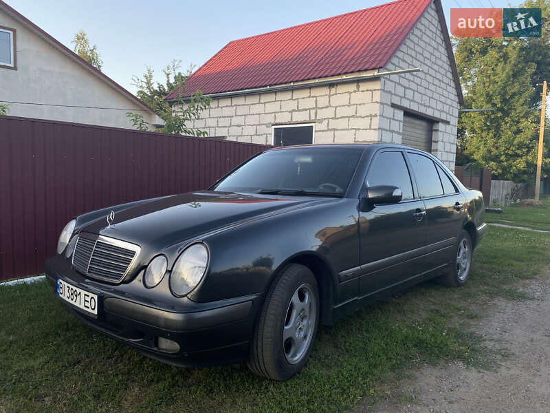 Седан Mercedes-Benz E-Class 2000 в 