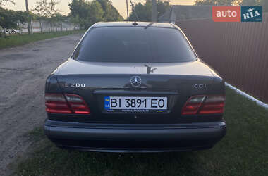 Седан Mercedes-Benz E-Class 2000 в 
