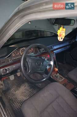 Седан Mercedes-Benz E-Class 1993 в 