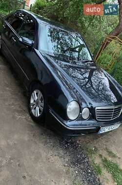 Седан Mercedes-Benz E-Class 2001 в 