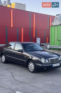 Седан Mercedes-Benz E-Class 1996 в Києві