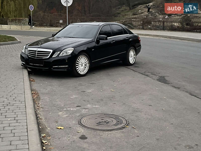 Mercedes-Benz E-Class 2011