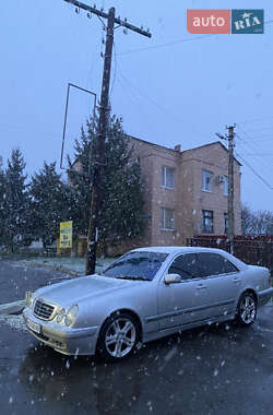 Седан Mercedes-Benz E-Class 2000 в 