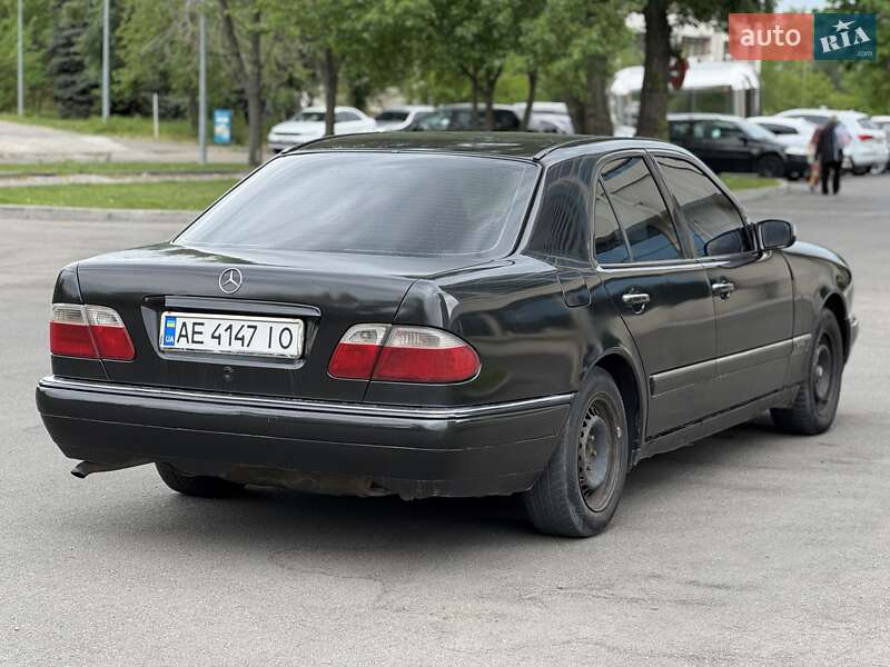 Седан Mercedes-Benz E-Class 1997 в Дніпрі