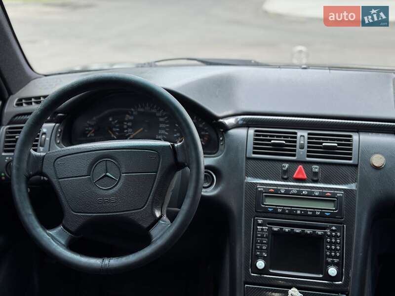 Седан Mercedes-Benz E-Class 1997 в Дніпрі