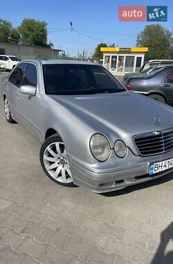 Седан Mercedes-Benz E-Class 2001 в 