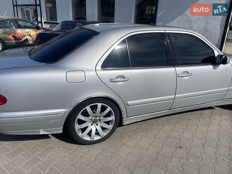Седан Mercedes-Benz E-Class 2001 в Арцизові