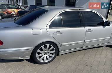 Седан Mercedes-Benz E-Class 2001 в 