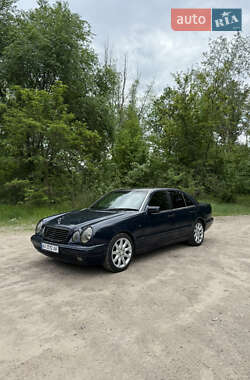 Седан Mercedes-Benz E-Class 1998 в Дніпрі