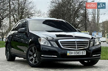 Седан Mercedes-Benz E-Class 2010 в 
