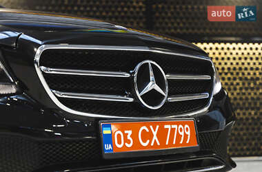 Седан Mercedes-Benz E-Class 2017 в 