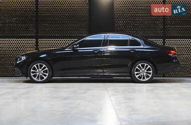 Седан Mercedes-Benz E-Class 2017 в 