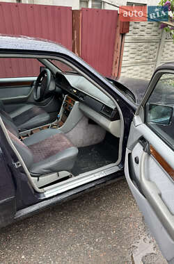 Седан Mercedes-Benz E-Class 1989 в 