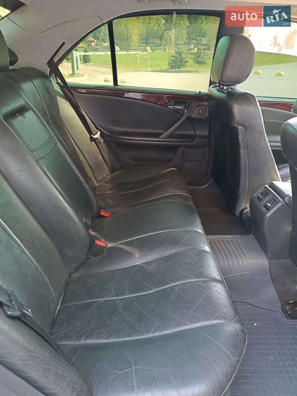 Седан Mercedes-Benz E-Class 2001 в Хмільнику