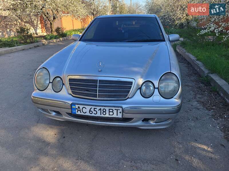 Седан Mercedes-Benz E-Class 2000 в 