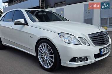 Седан Mercedes-Benz E-Class 2011 в 