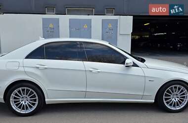 Седан Mercedes-Benz E-Class 2011 в 