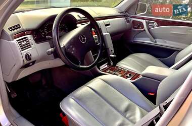 Седан Mercedes-Benz E-Class 2000 в 
