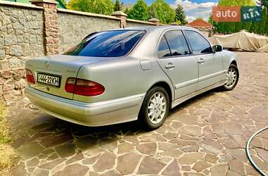 Седан Mercedes-Benz E-Class 2000 в 