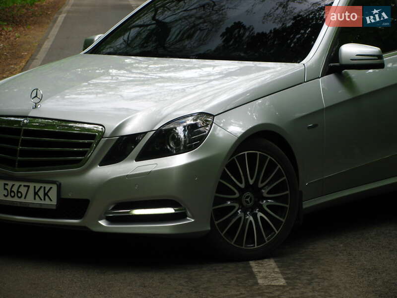 Седан Mercedes-Benz E-Class 2011 в Харькове