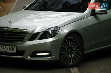Седан Mercedes-Benz E-Class 2011 в 