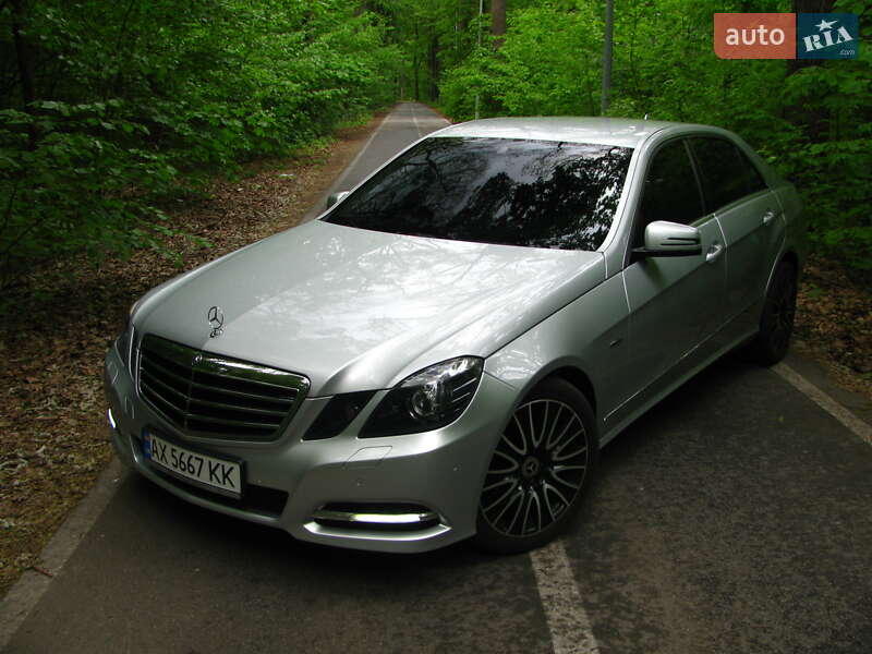 Седан Mercedes-Benz E-Class 2011 в Харькове