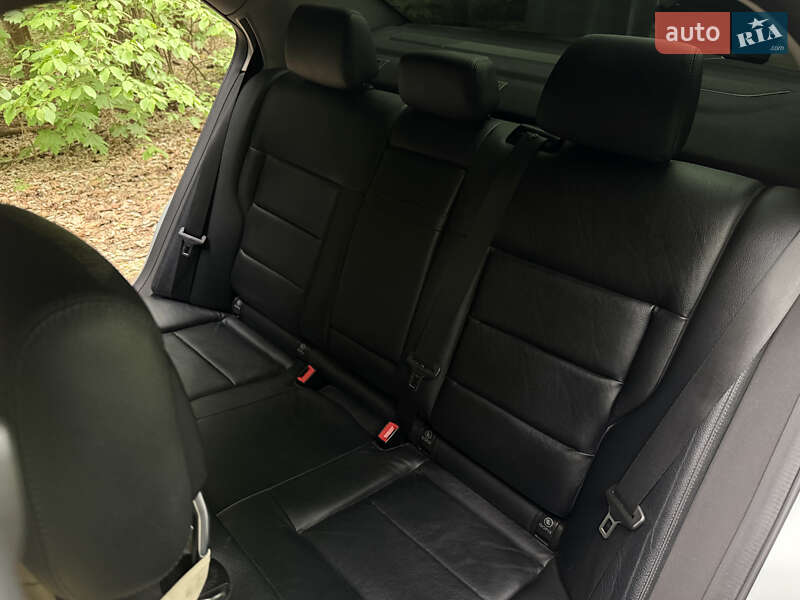 Седан Mercedes-Benz E-Class 2011 в Харькове