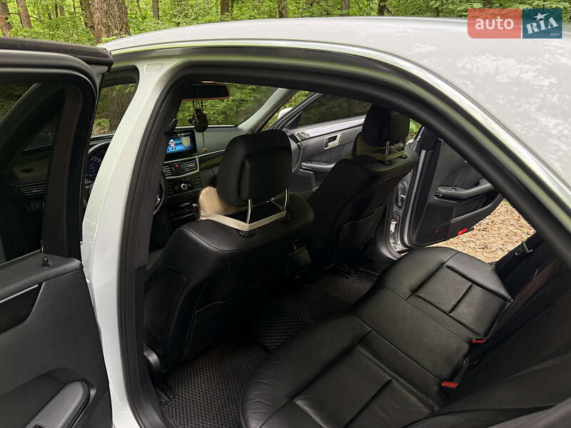 Седан Mercedes-Benz E-Class 2011 в Харькове