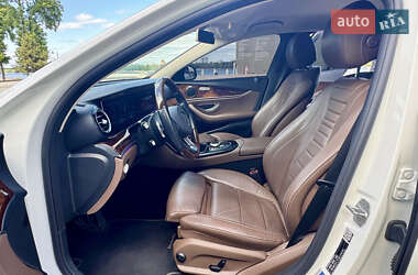 Седан Mercedes-Benz E-Class 2016 в 