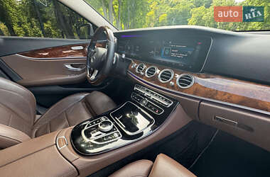Седан Mercedes-Benz E-Class 2016 в 